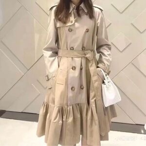 Burberry Clayhall Trench Coat